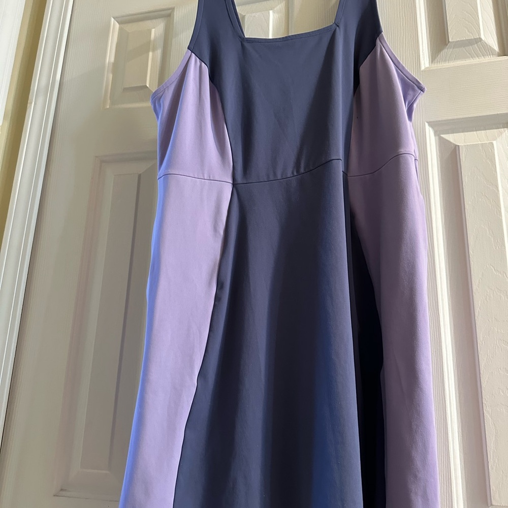 Stylish Two-Tone Sleeveless Dress